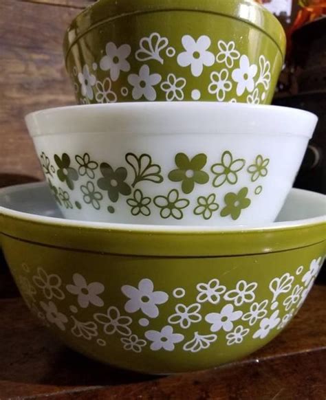 pyrex crazy daisy|crazy daisy pyrex sets.